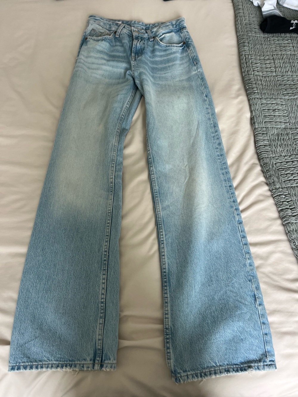 Women's Zara Light Blue Straight Leg Jeans